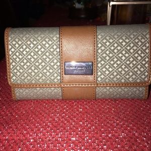 Tommy Hilfiger Wallet